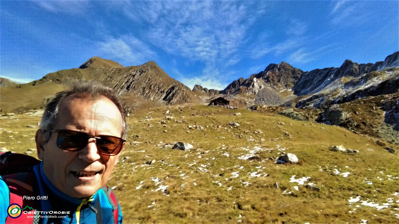 54 Baita del Lago Piccolo con vista in Cadelle.jpg